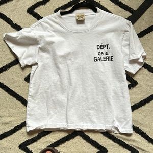 Gallery dept tee. No tags size small